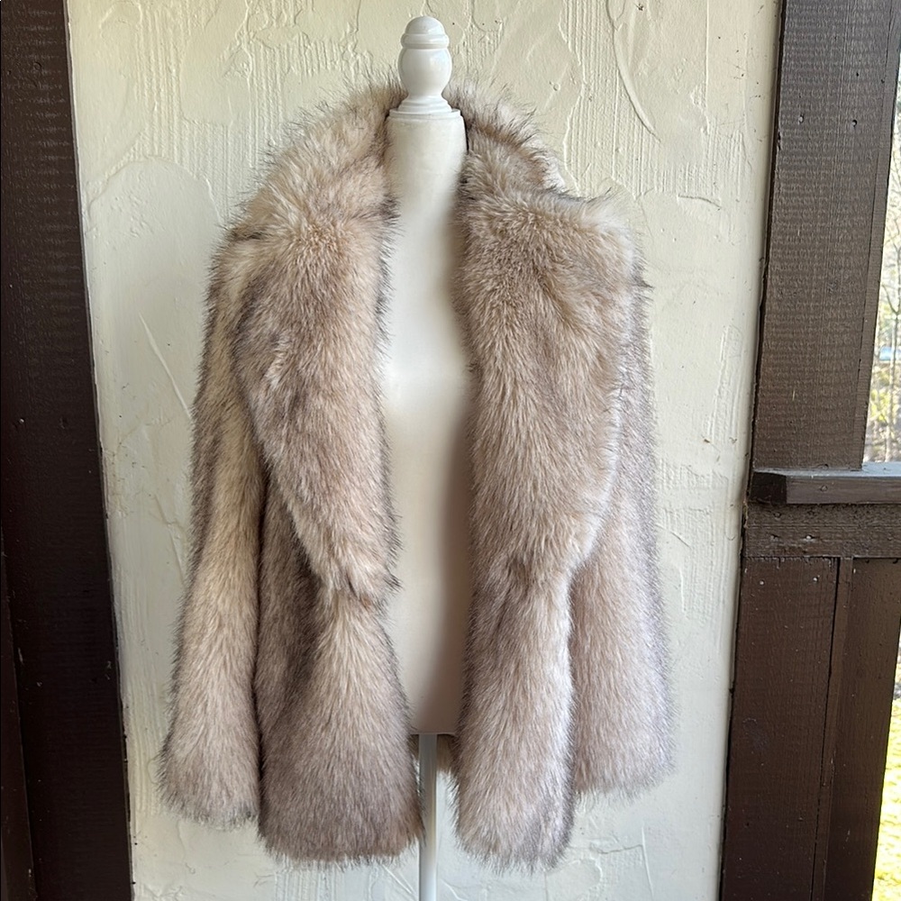 Zara Elegant Faux Fur Coat